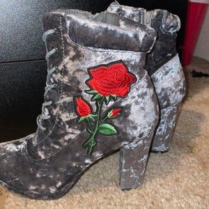 Nature Breeze. 8.5. Velvet Grey.